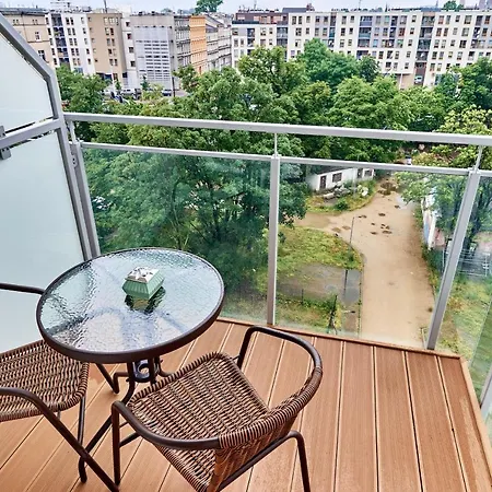 Pulaskiego By Renters Apartman *