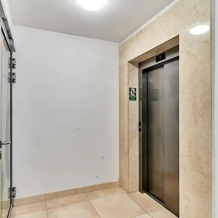 Pulaskiego By Renters Apartman