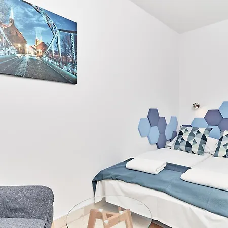 Pulaskiego By Renters *